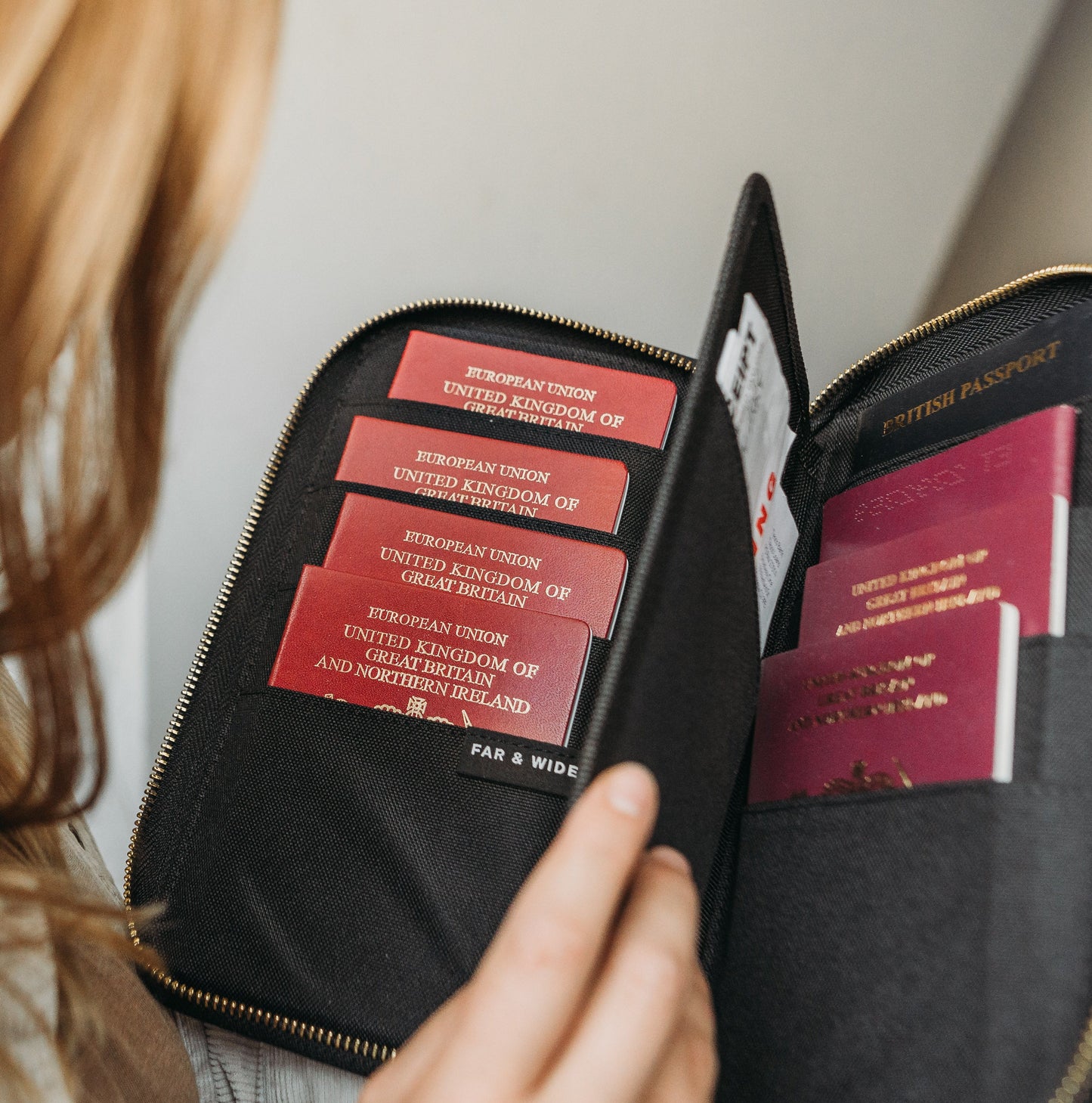 Premium Familie Paspoort Houder en Documentenorganisator voor 8